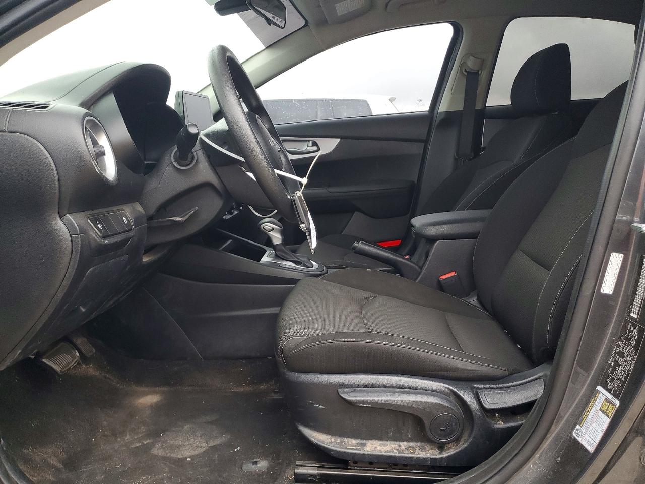 2024 KIA FORTE LX photo 7