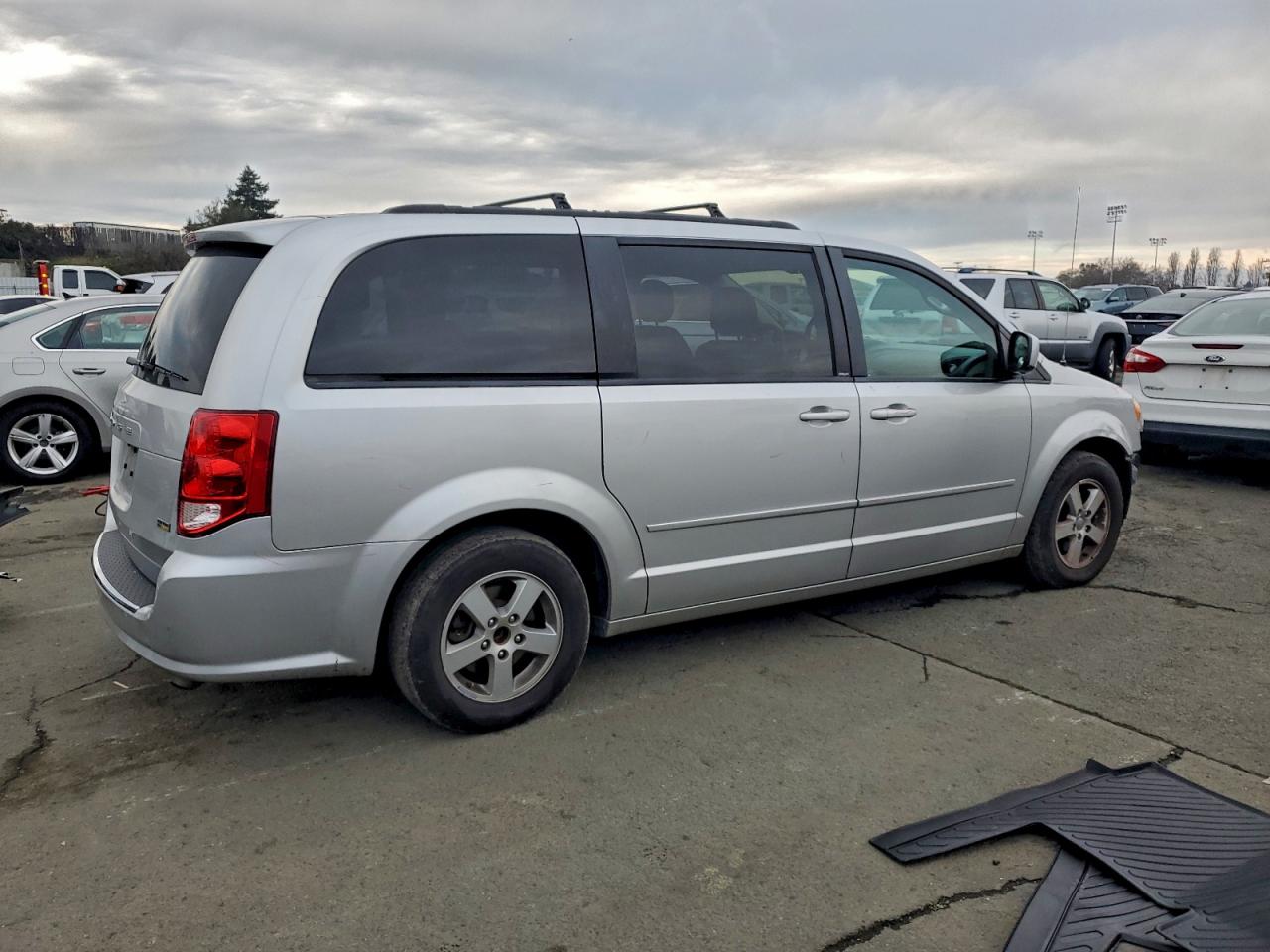 2012 DODGE GRAND CARAVAN SXT photo 3