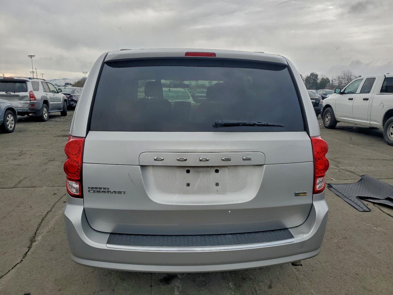 2012 DODGE GRAND CARAVAN SXT photo 6