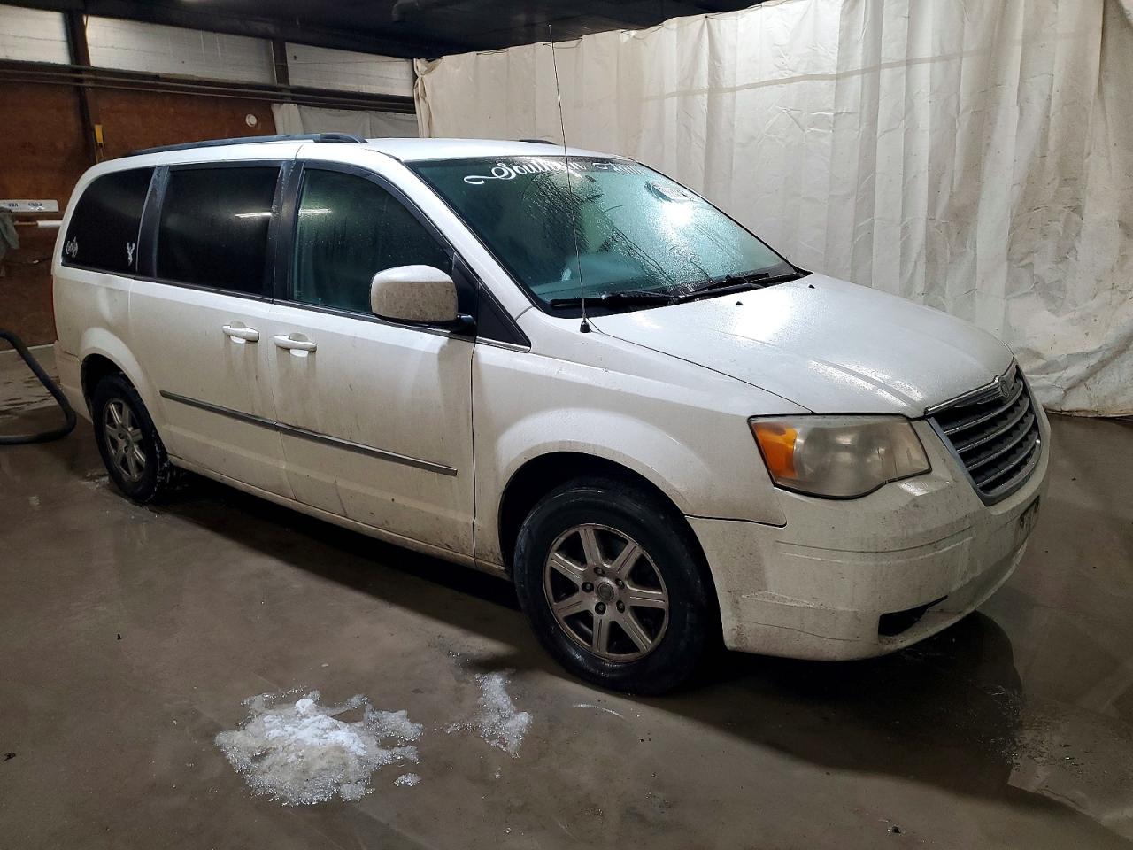 2010 CHRYSLER TOWN & COUNTRY TOURING photo 10