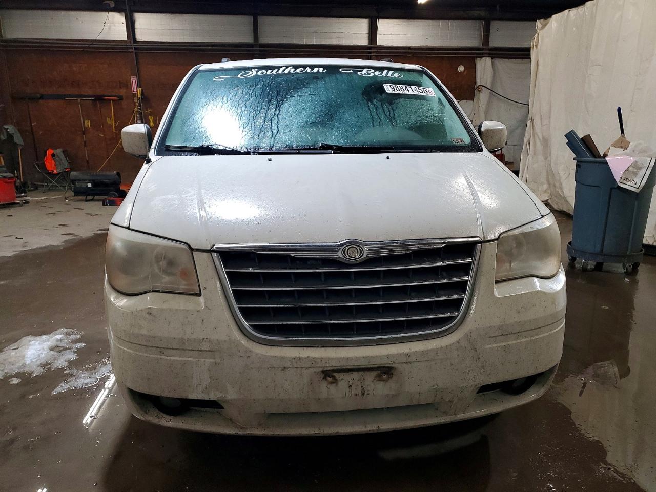 2010 CHRYSLER TOWN & COUNTRY TOURING photo 13