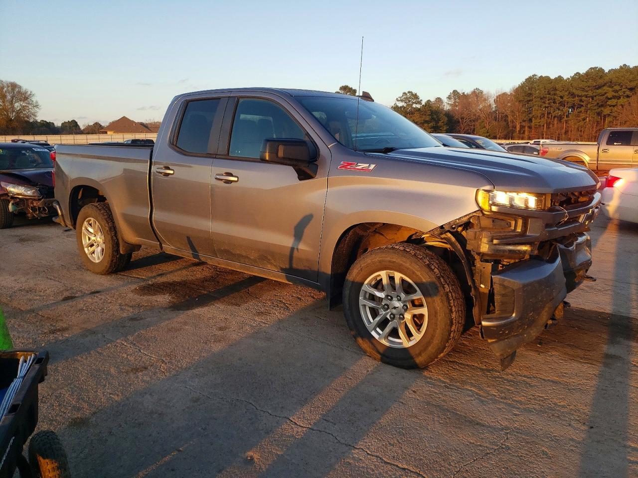 2019 CHEVROLET SILVERADO K1500 RST photo 4