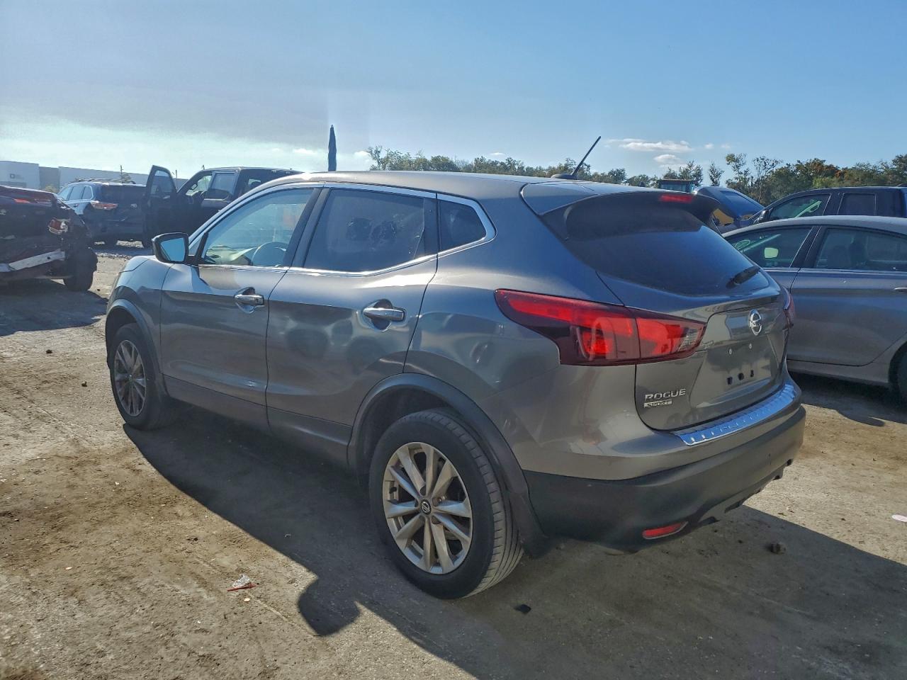 2019 NISSAN ROGUE SPORT S photo 3