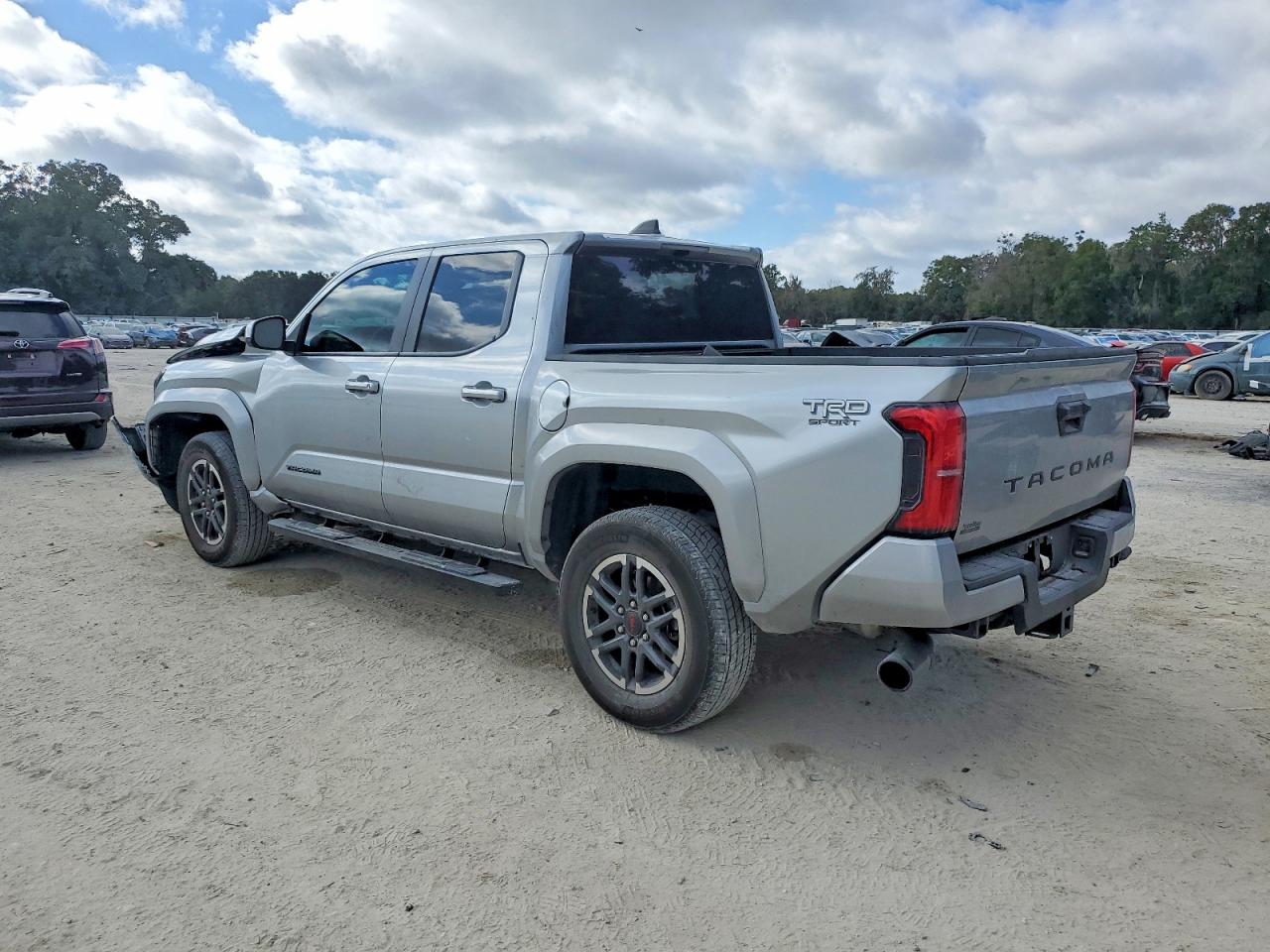 2024 TOYOTA TACOMA DOUBLE CAB photo 2
