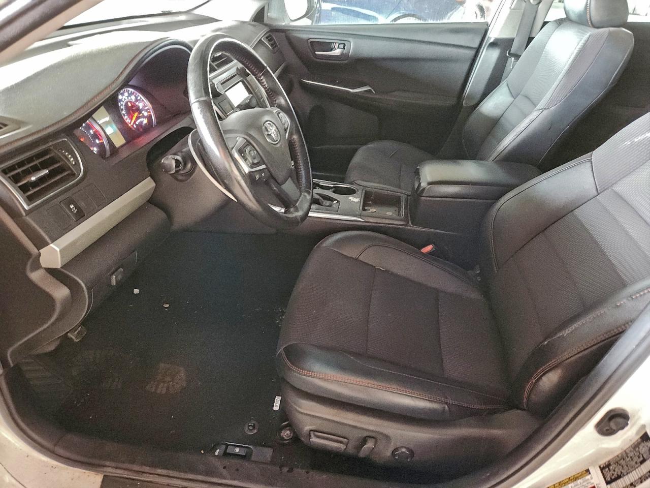 2016 TOYOTA CAMRY LE photo 7