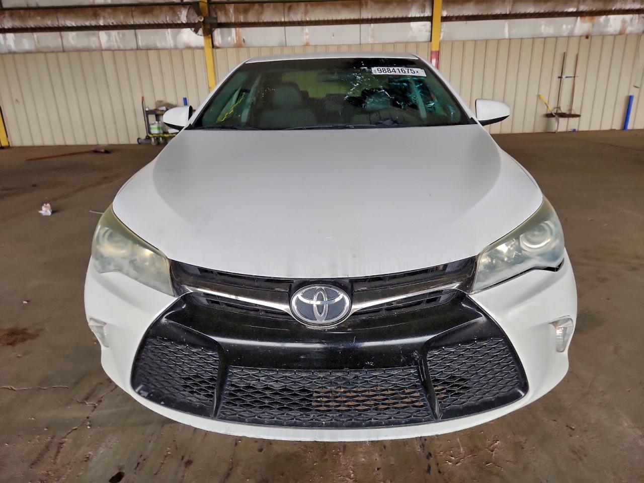 2016 TOYOTA CAMRY LE photo 5