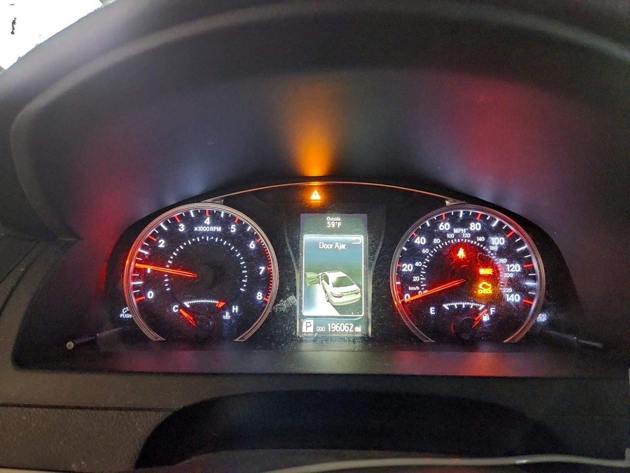 2016 TOYOTA CAMRY LE photo 9