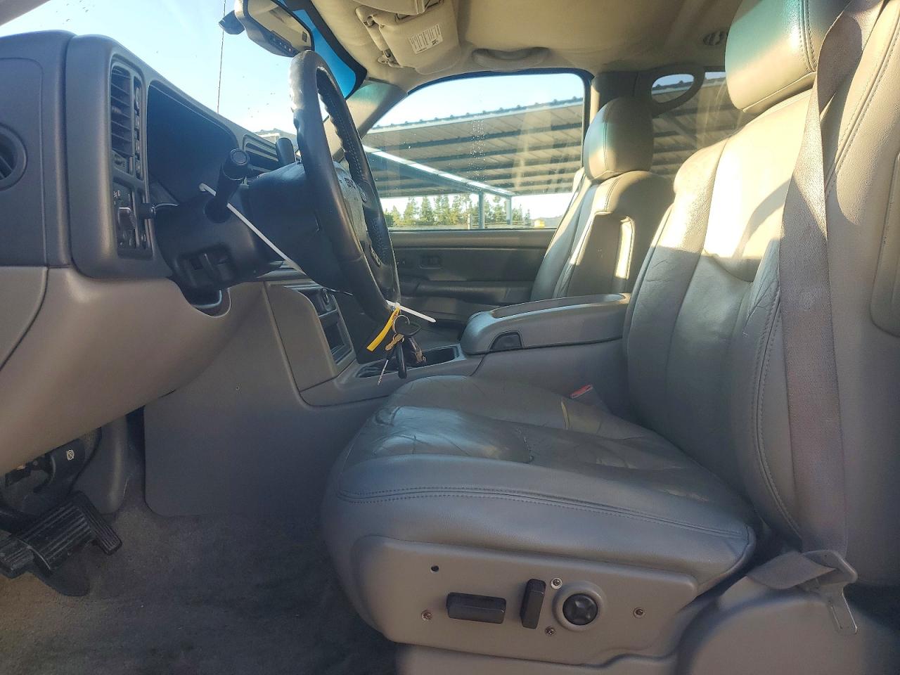 2003 GMC YUKON XL K1500 photo 7