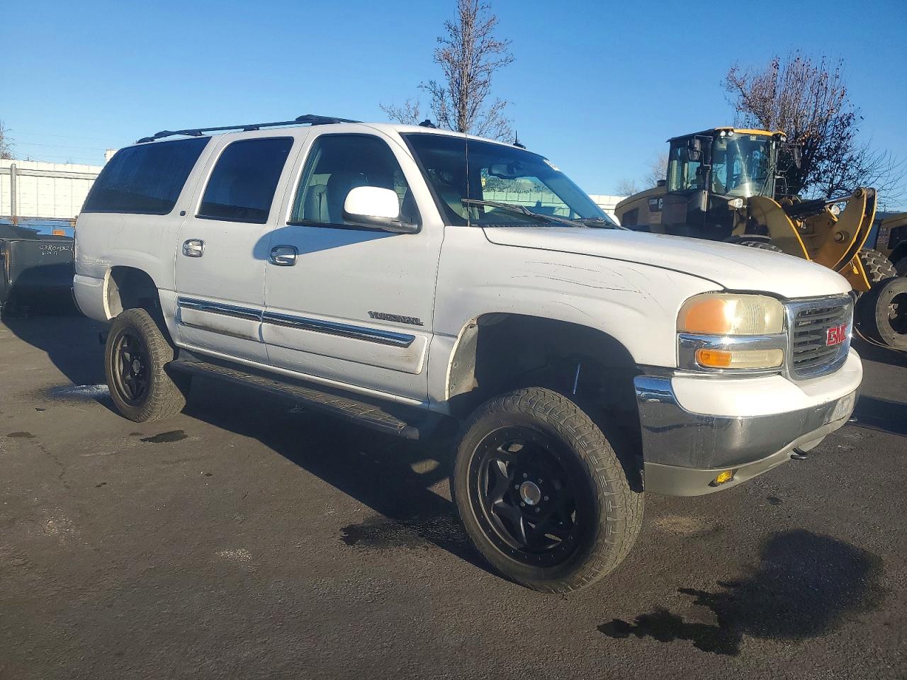 2003 GMC YUKON XL K1500 photo 4