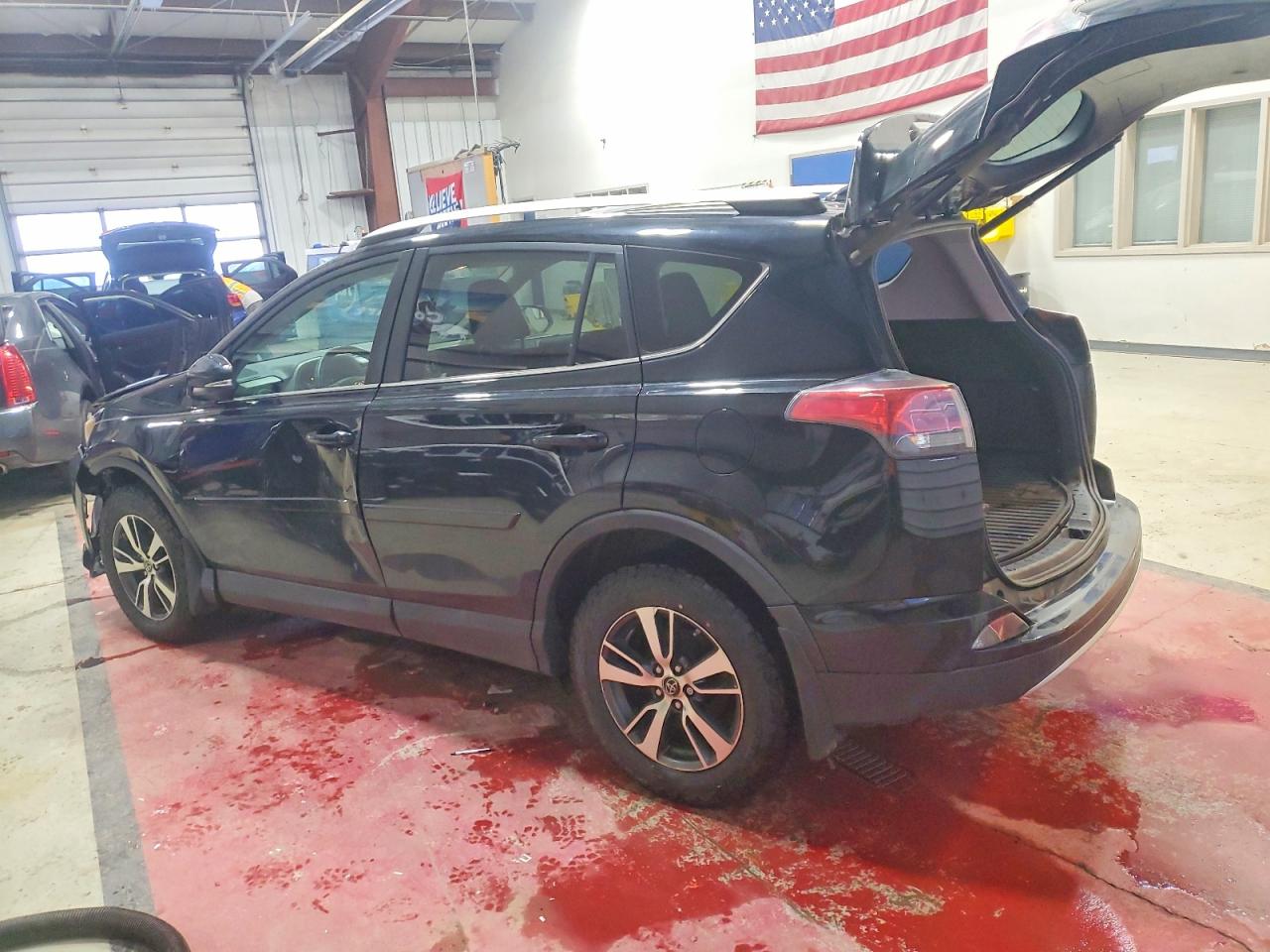 2016 TOYOTA RAV4 XLE photo 3