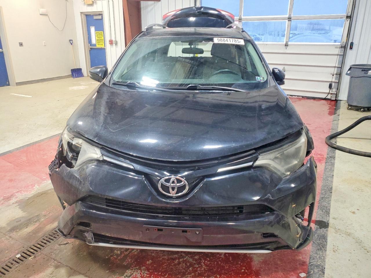 2016 TOYOTA RAV4 XLE photo 9