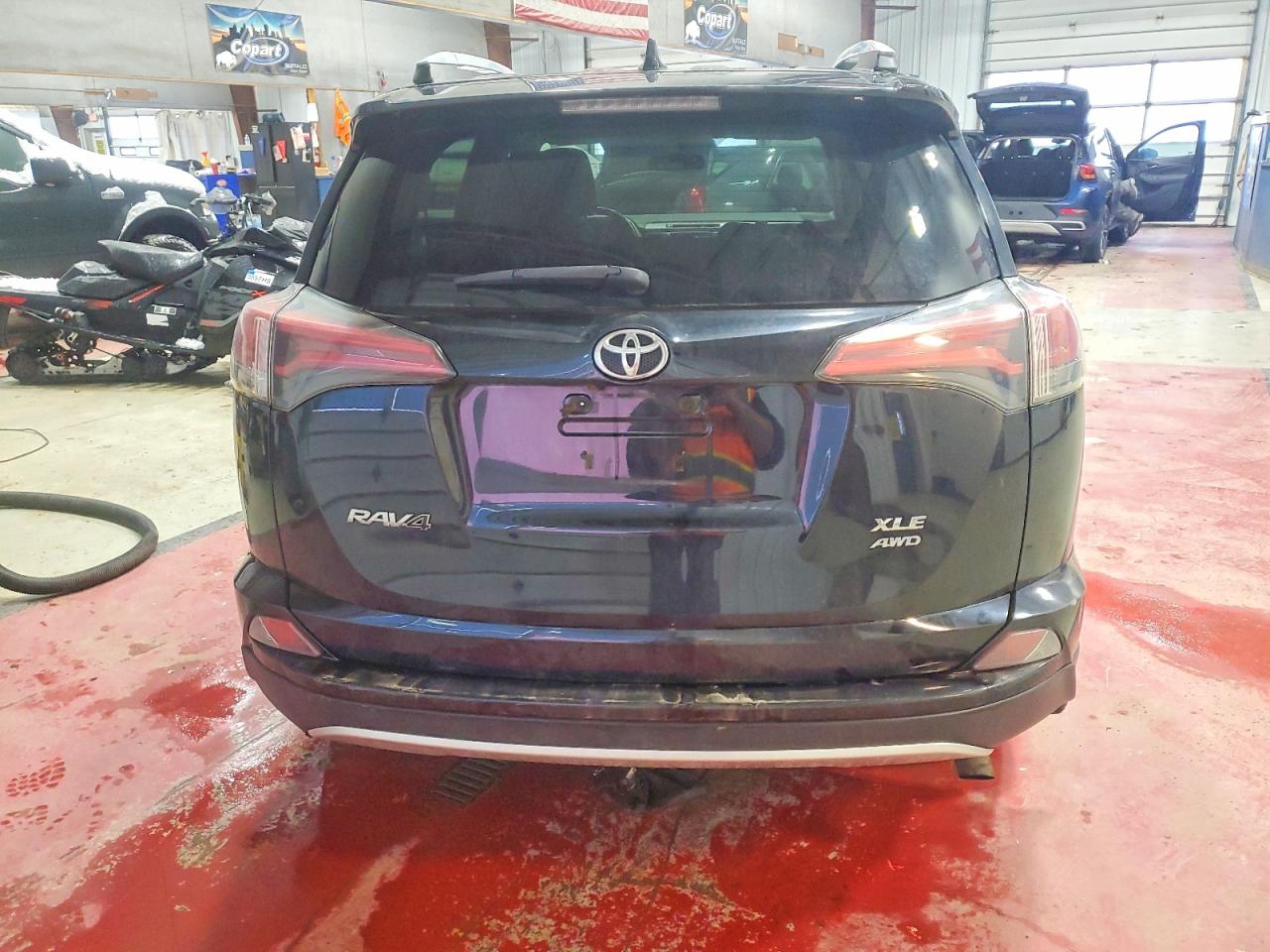 2016 TOYOTA RAV4 XLE photo 11