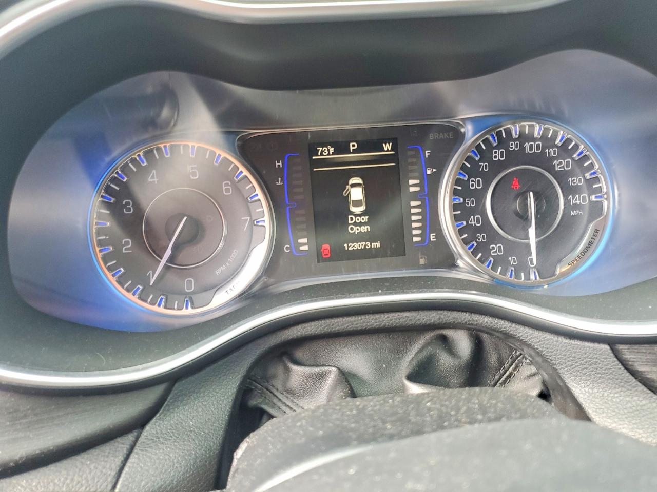 2015 CHRYSLER 200 LIMITED photo 9