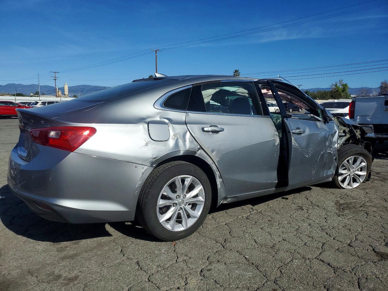 2024 CHEVROLET MALIBU LT photo 5