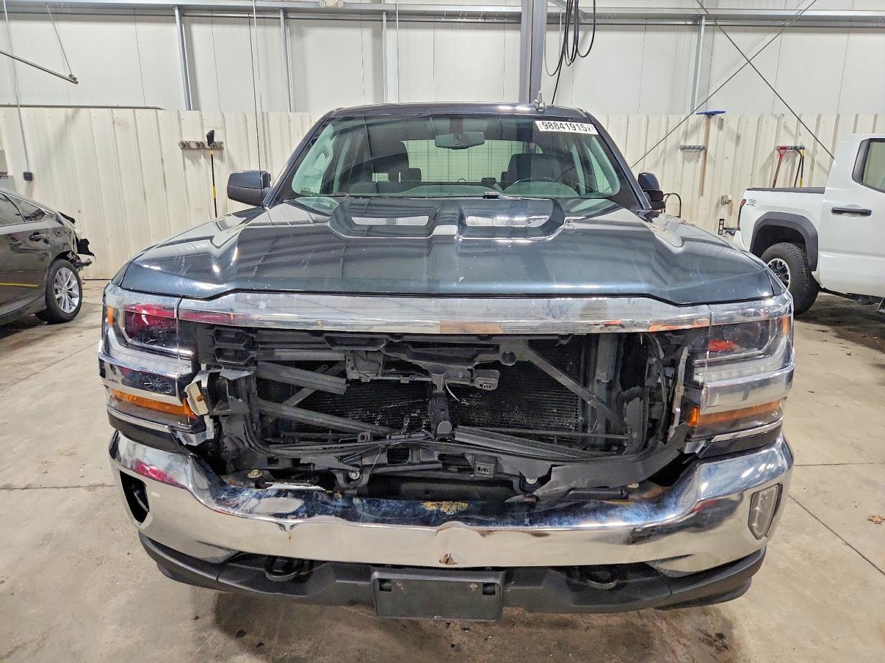 2018 CHEVROLET SILVERADO K1500 LT photo 5