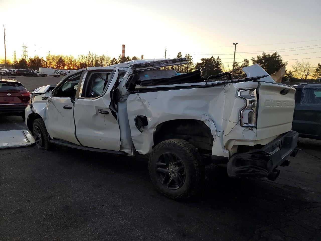 2023 CHEVROLET SILVERADO K1500 LT TRAIL BOSS photo 2