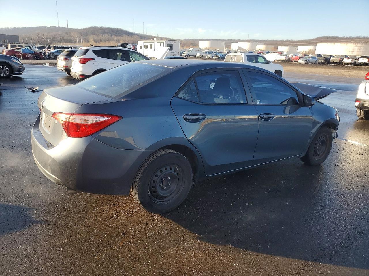 2017 TOYOTA COROLLA L photo 5