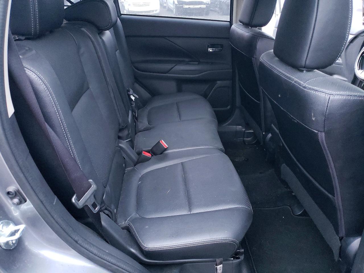 2017 MITSUBISHI OUTLANDER SE photo 11