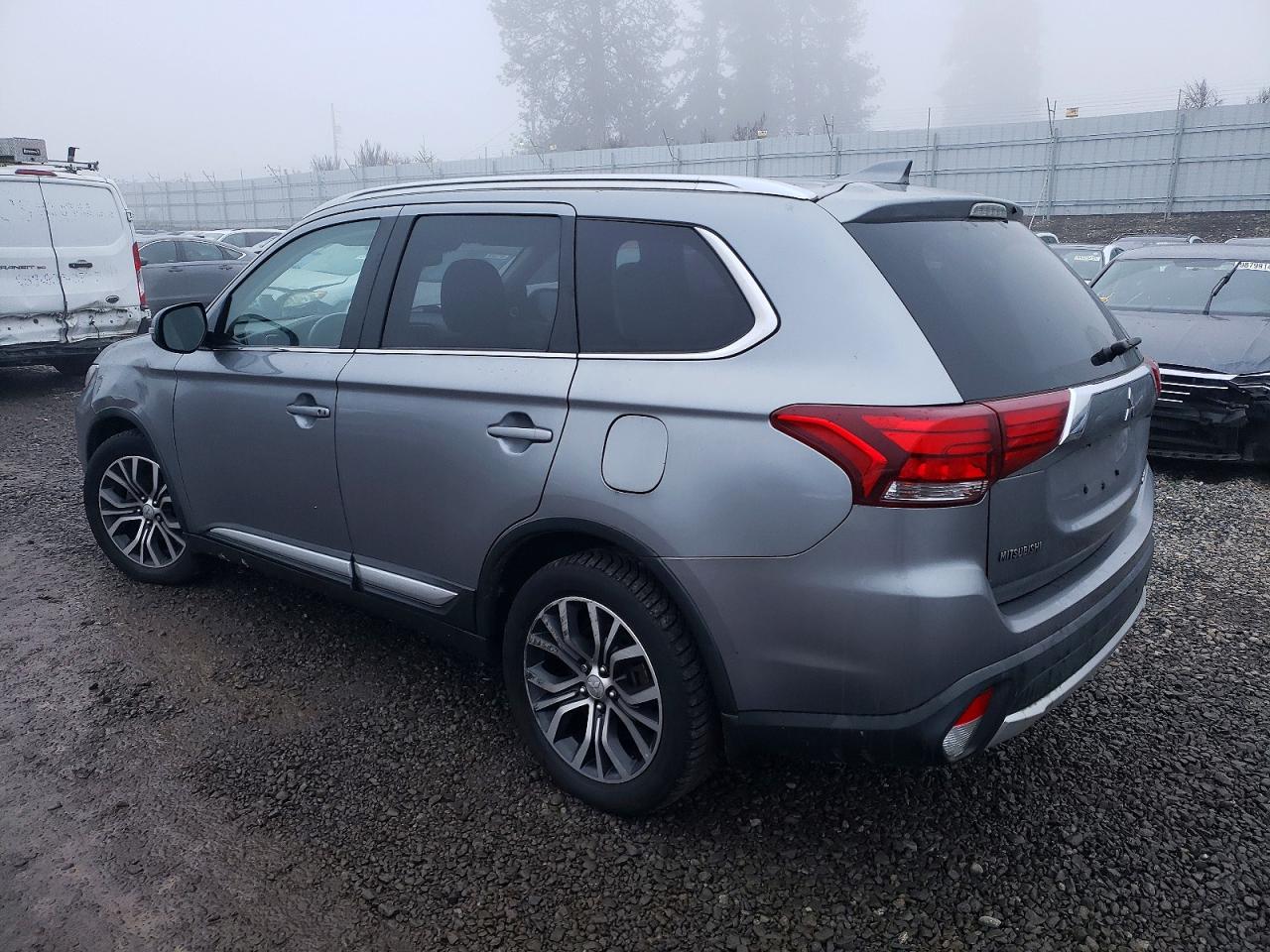 2017 MITSUBISHI OUTLANDER SE photo 2