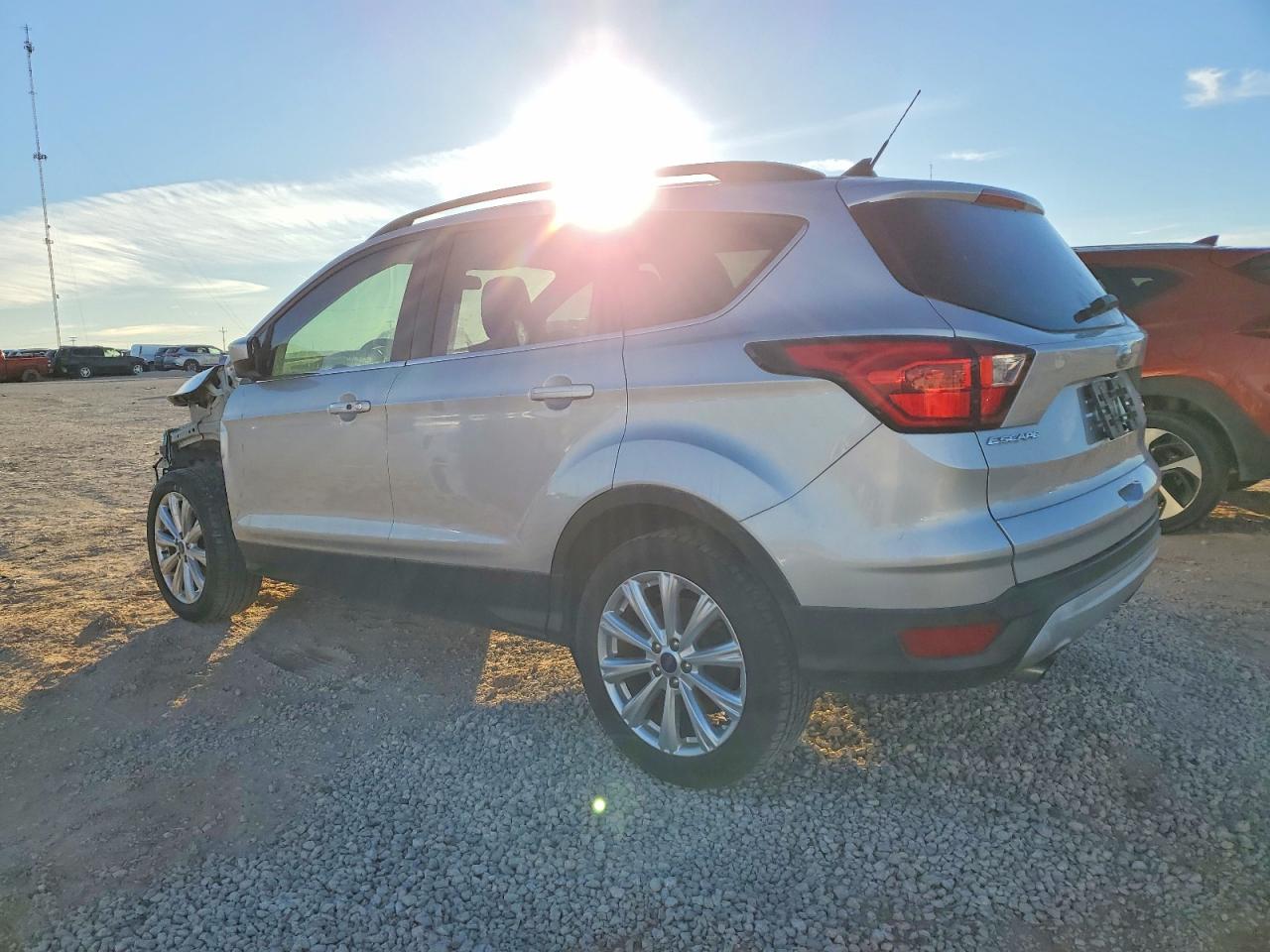 2019 FORD ESCAPE SEL photo 2