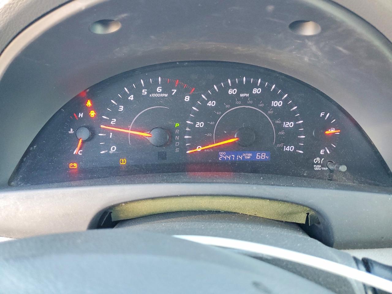 2011 TOYOTA CAMRY LE photo 9