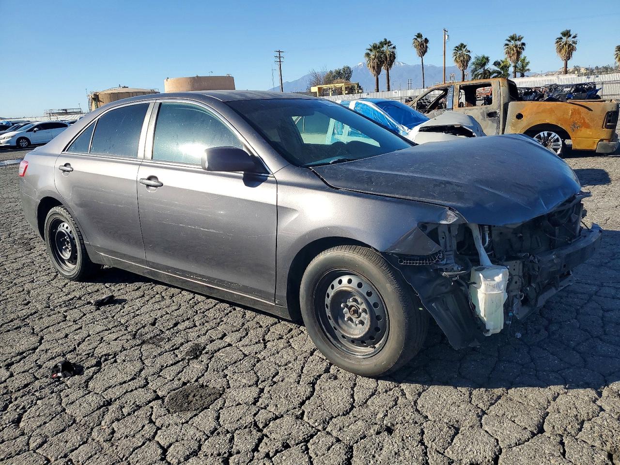 2011 TOYOTA CAMRY LE photo 4