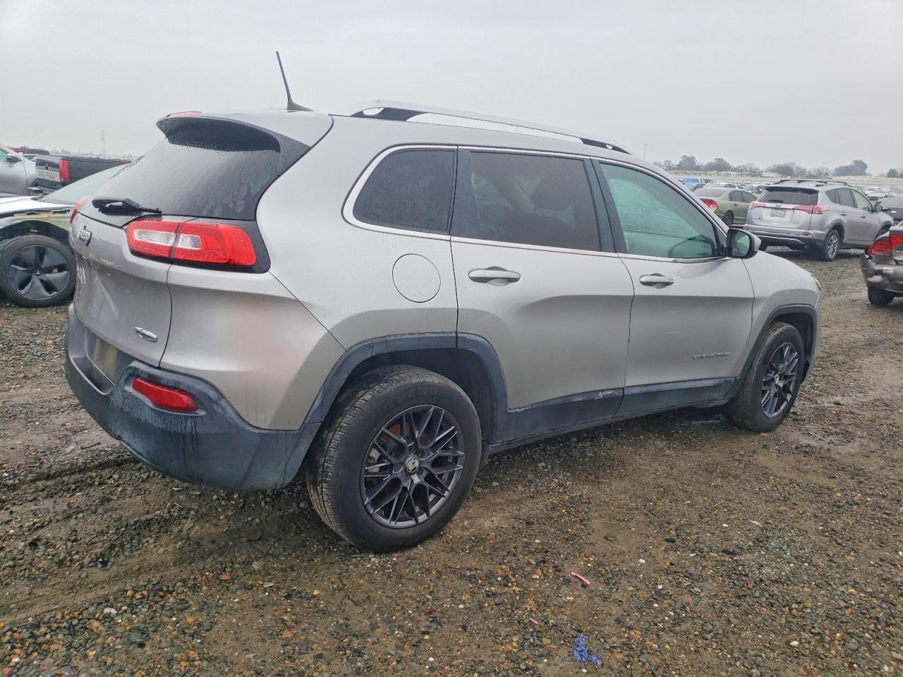 2018 JEEP CHEROKEE LATITUDE photo 3