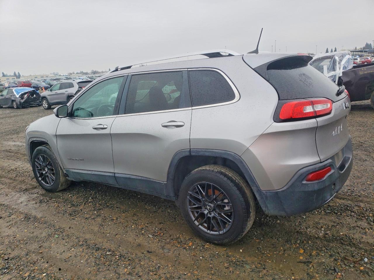 2018 JEEP CHEROKEE LATITUDE photo 2