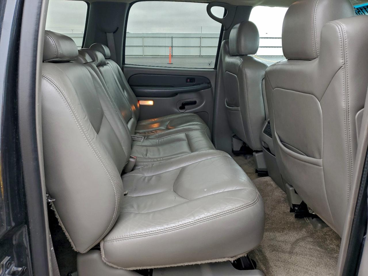 2003 CHEVROLET SUBURBAN K1500 photo 11