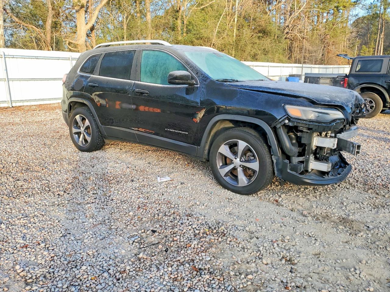2019 JEEP CHEROKEE LIMITED photo 4