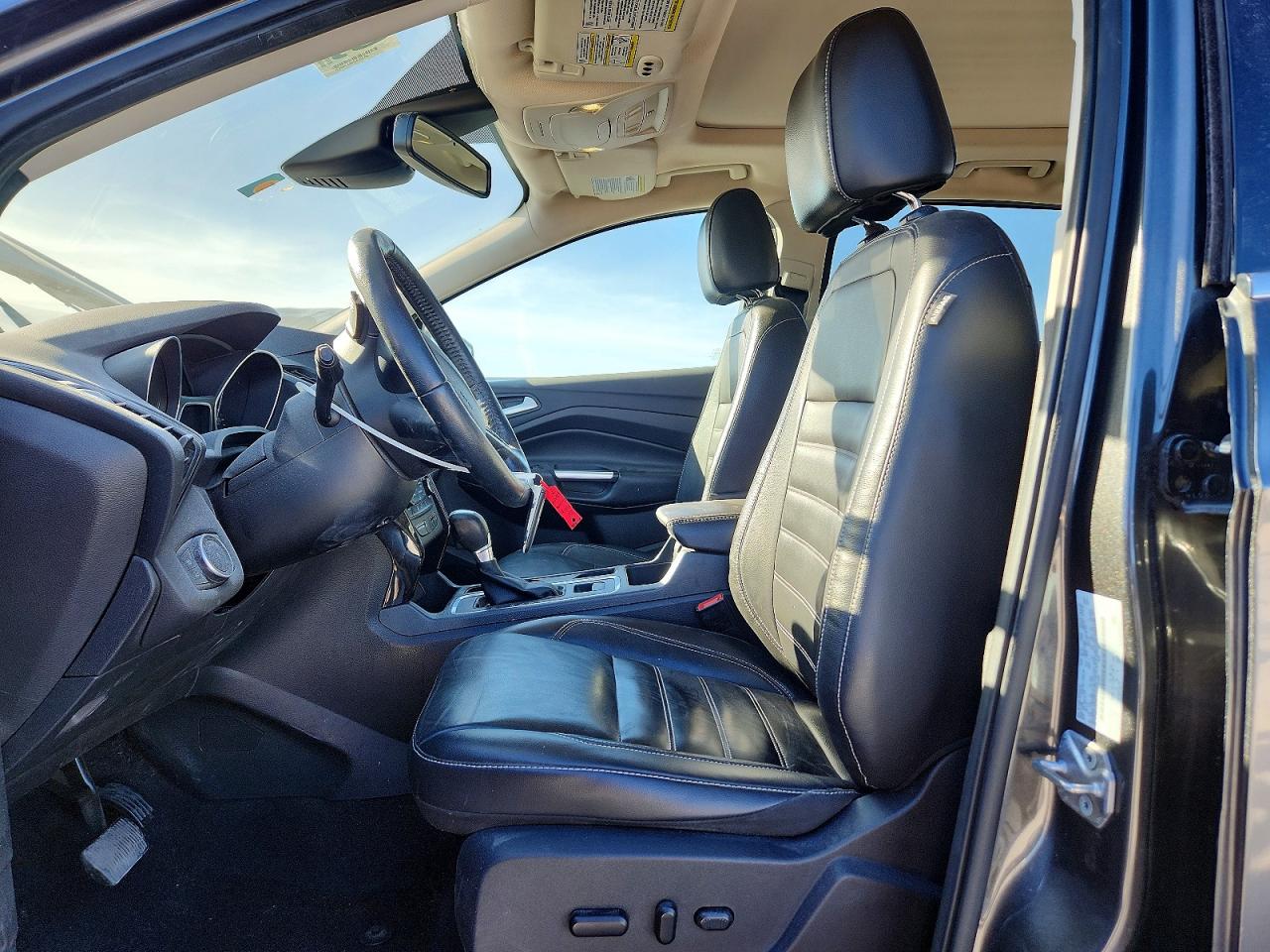 2017 FORD ESCAPE TITANIUM photo 19