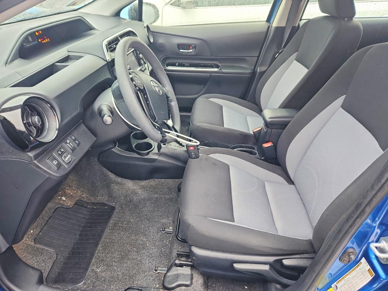 2018 TOYOTA PRIUS C photo 7