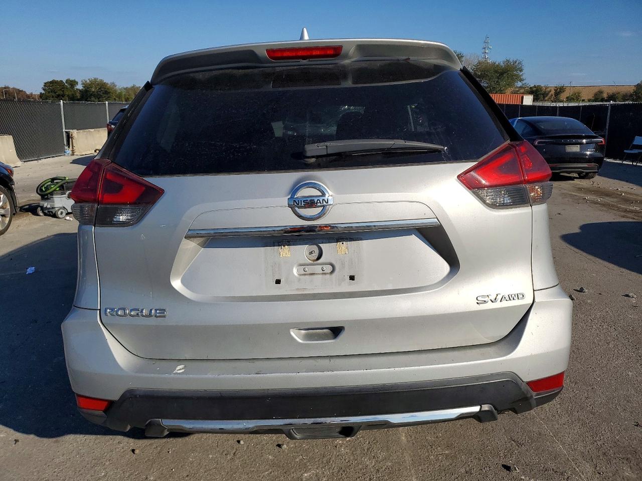 2018 NISSAN ROGUE S photo 6
