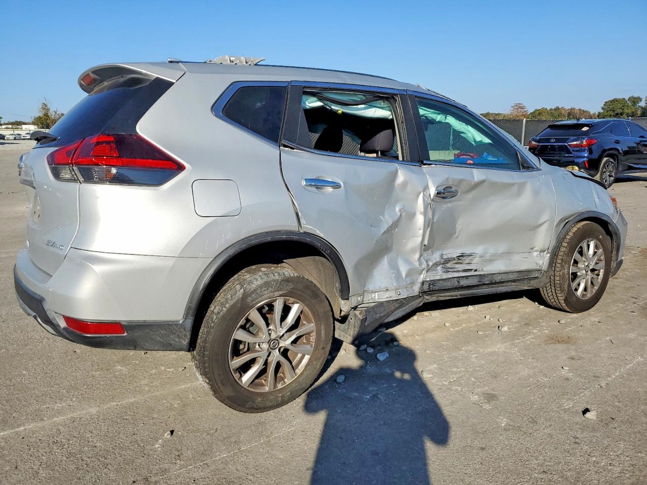 2018 NISSAN ROGUE S photo 3