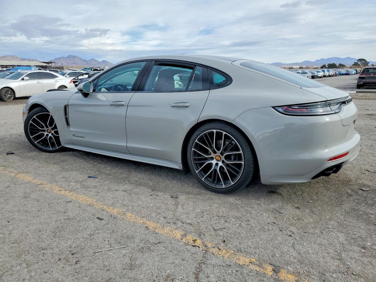2023 PORSCHE PANAMERA BASE photo 2