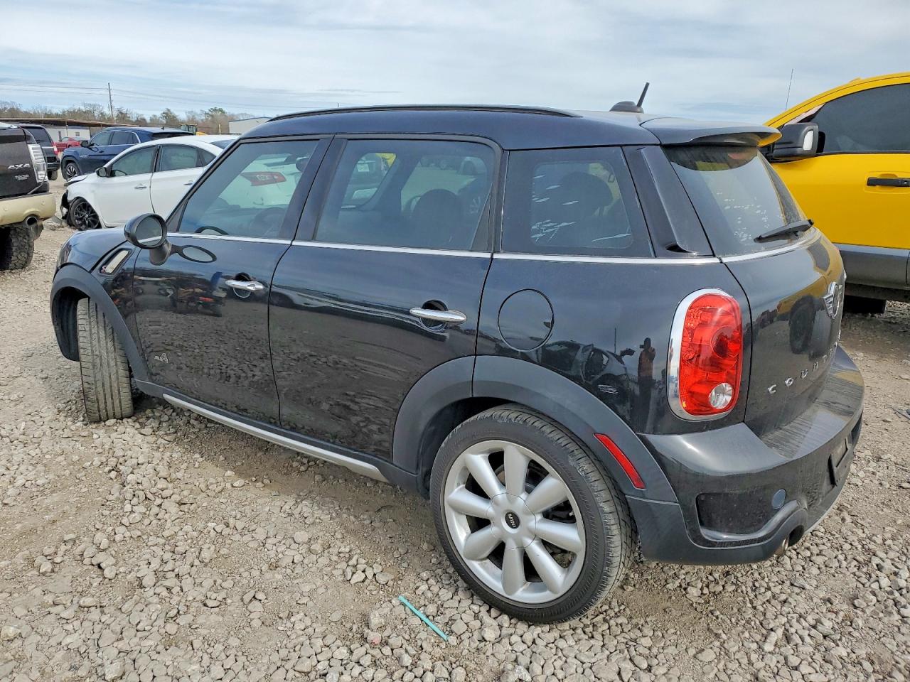 2016 MINI COOPER S COUNTRYMAN photo 2