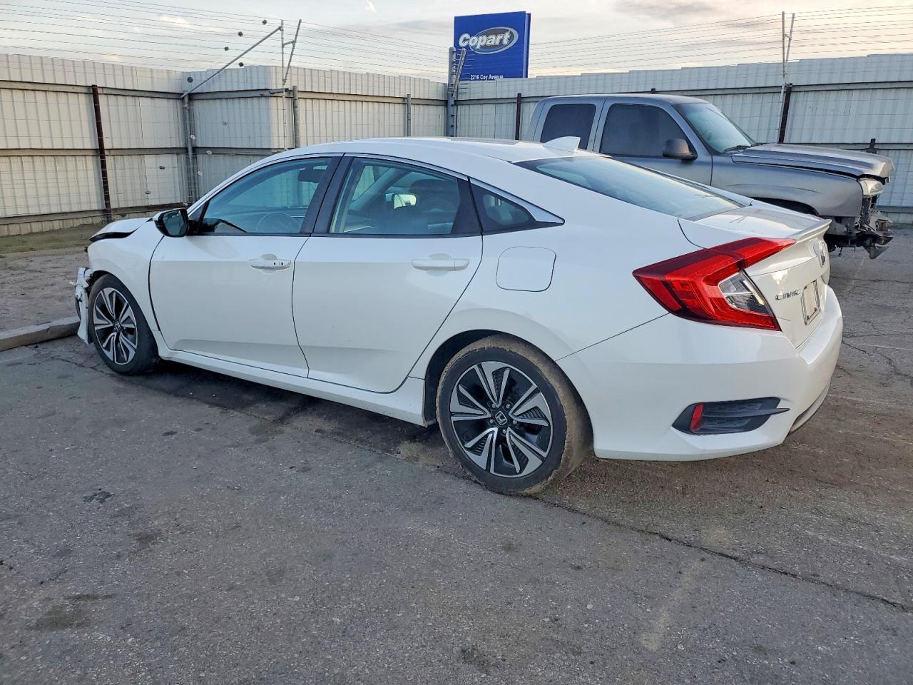 2017 HONDA CIVIC EXL photo 2