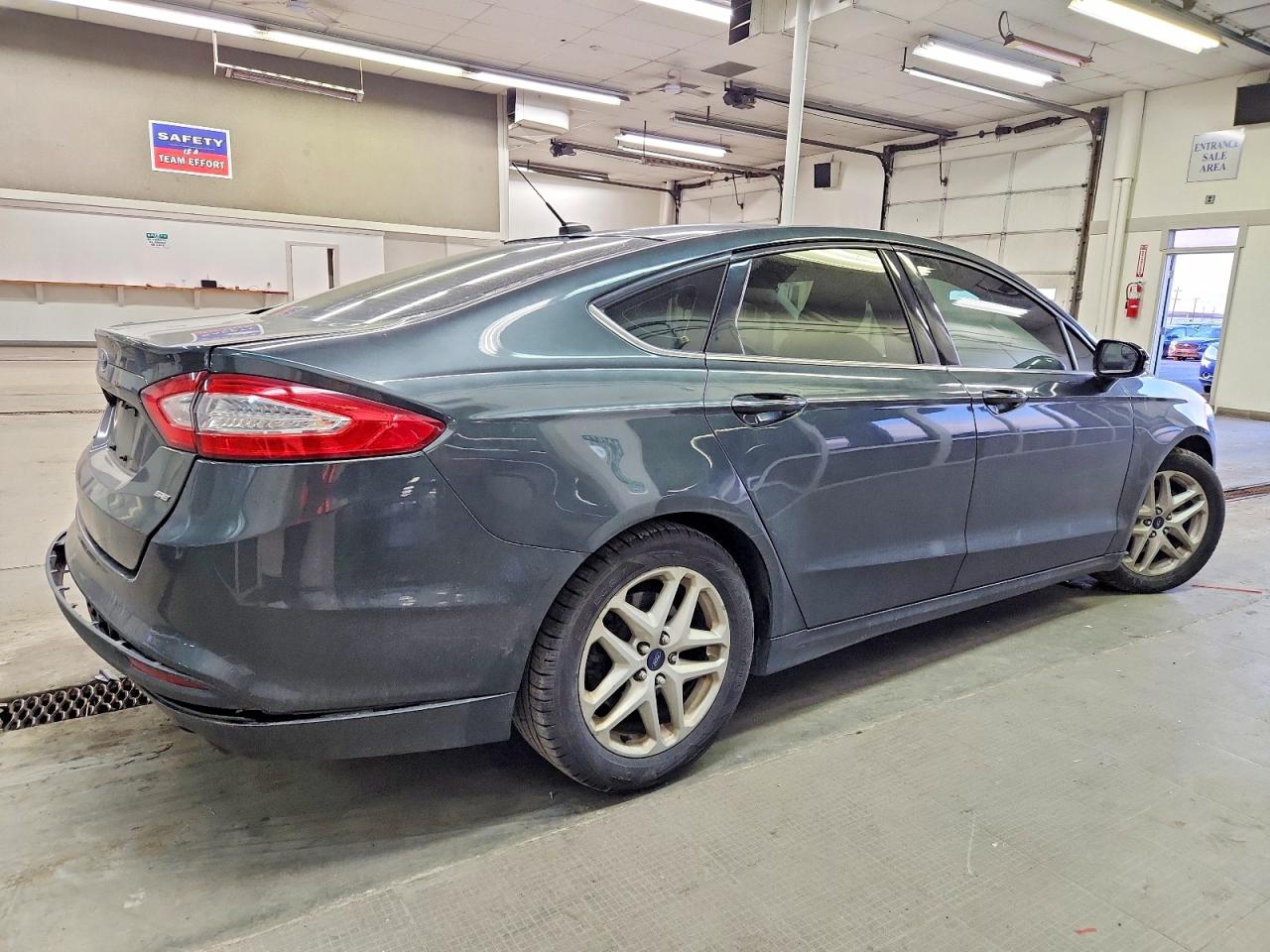 2015 FORD FUSION SE photo 3