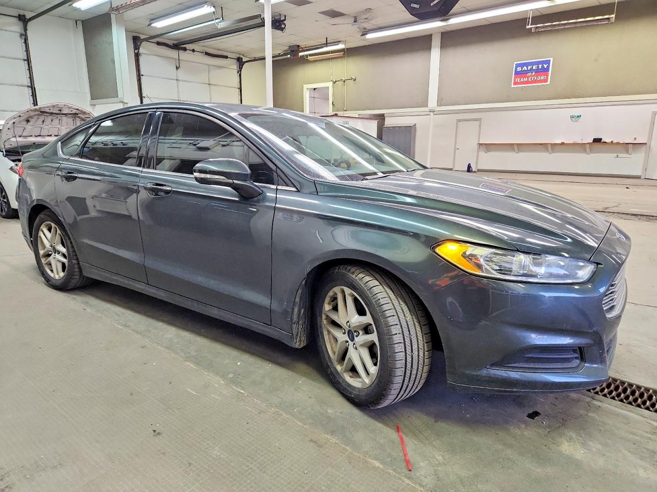 2015 FORD FUSION SE photo 4