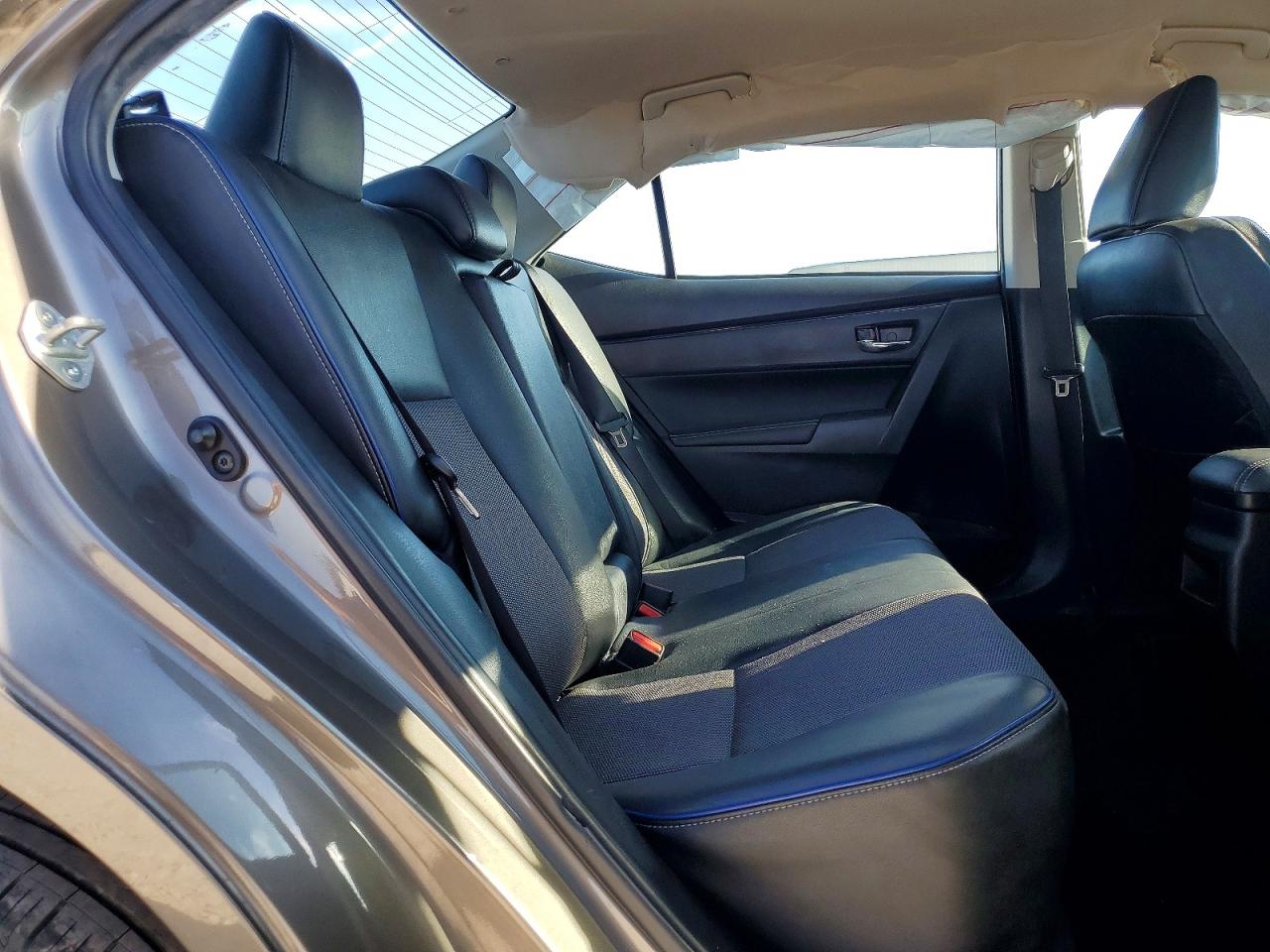 2018 TOYOTA COROLLA L photo 10