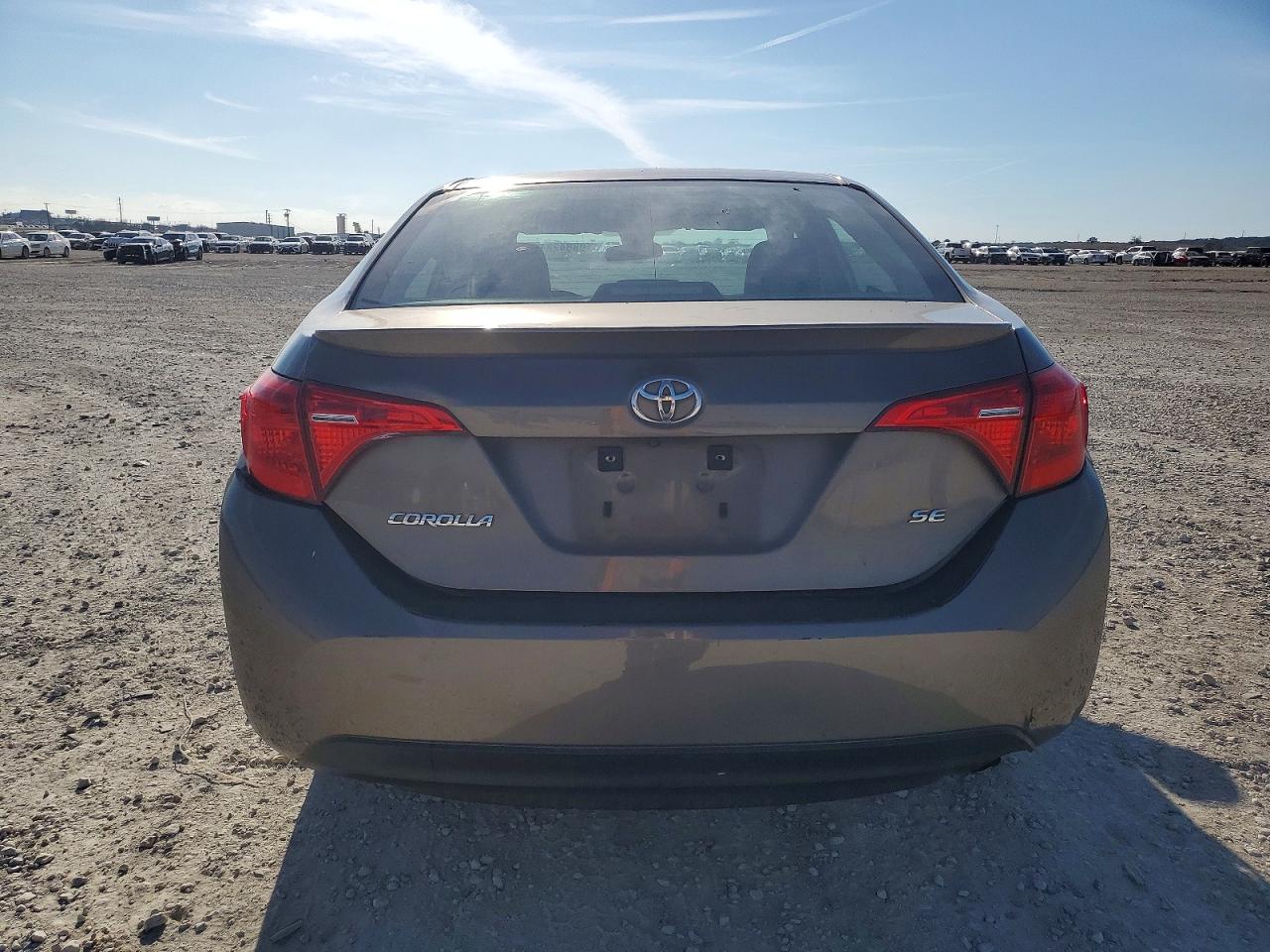 2018 TOYOTA COROLLA L photo 6