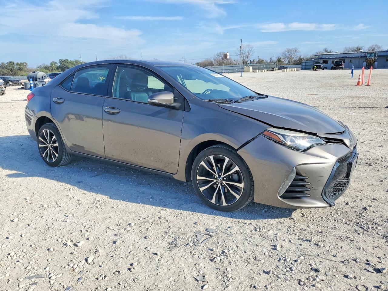 2018 TOYOTA COROLLA L photo 4