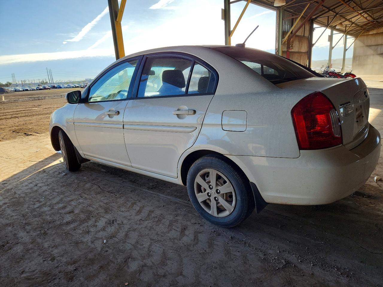 2010 HYUNDAI ACCENT GLS photo 2