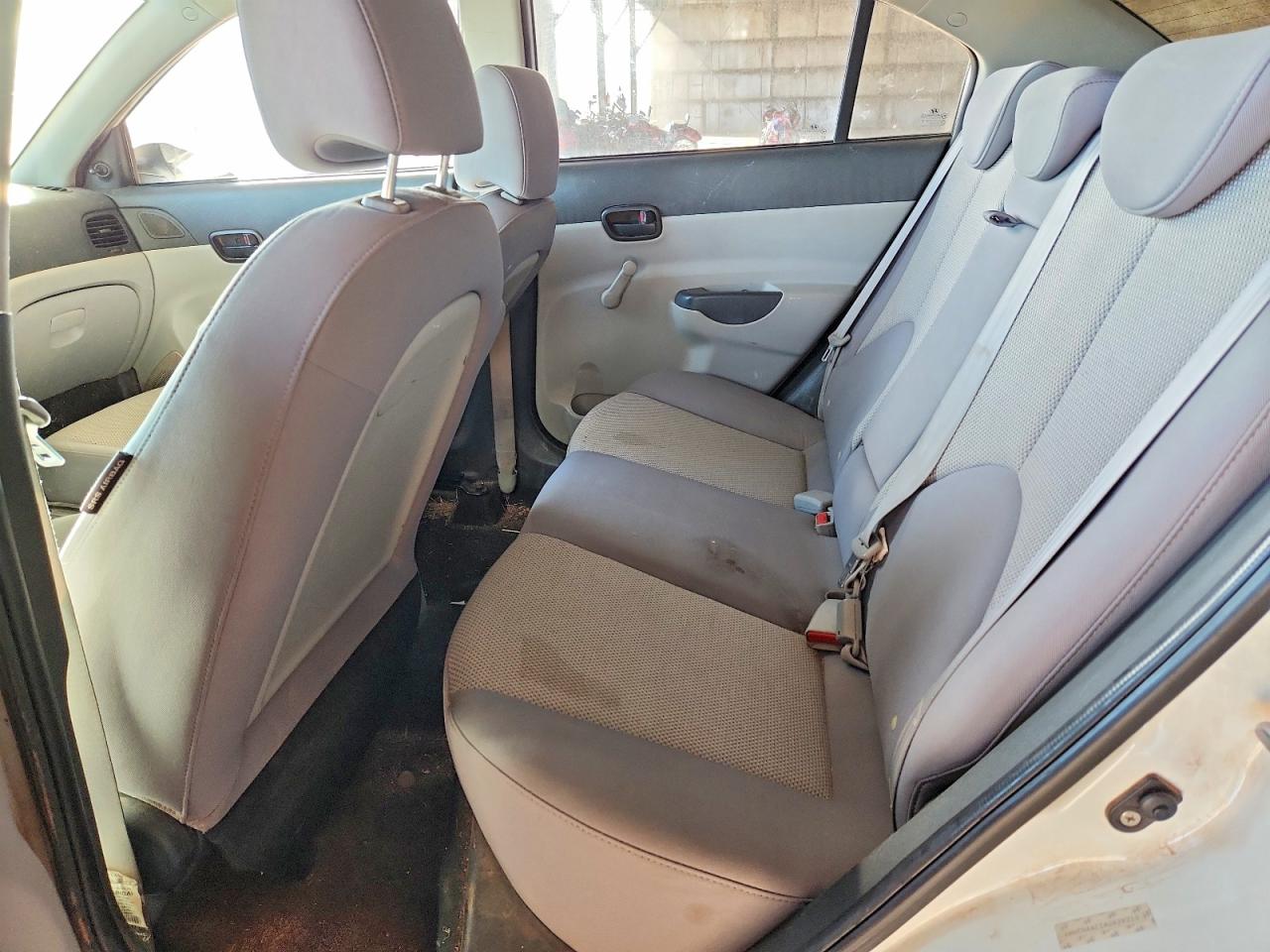 2010 HYUNDAI ACCENT GLS photo 10