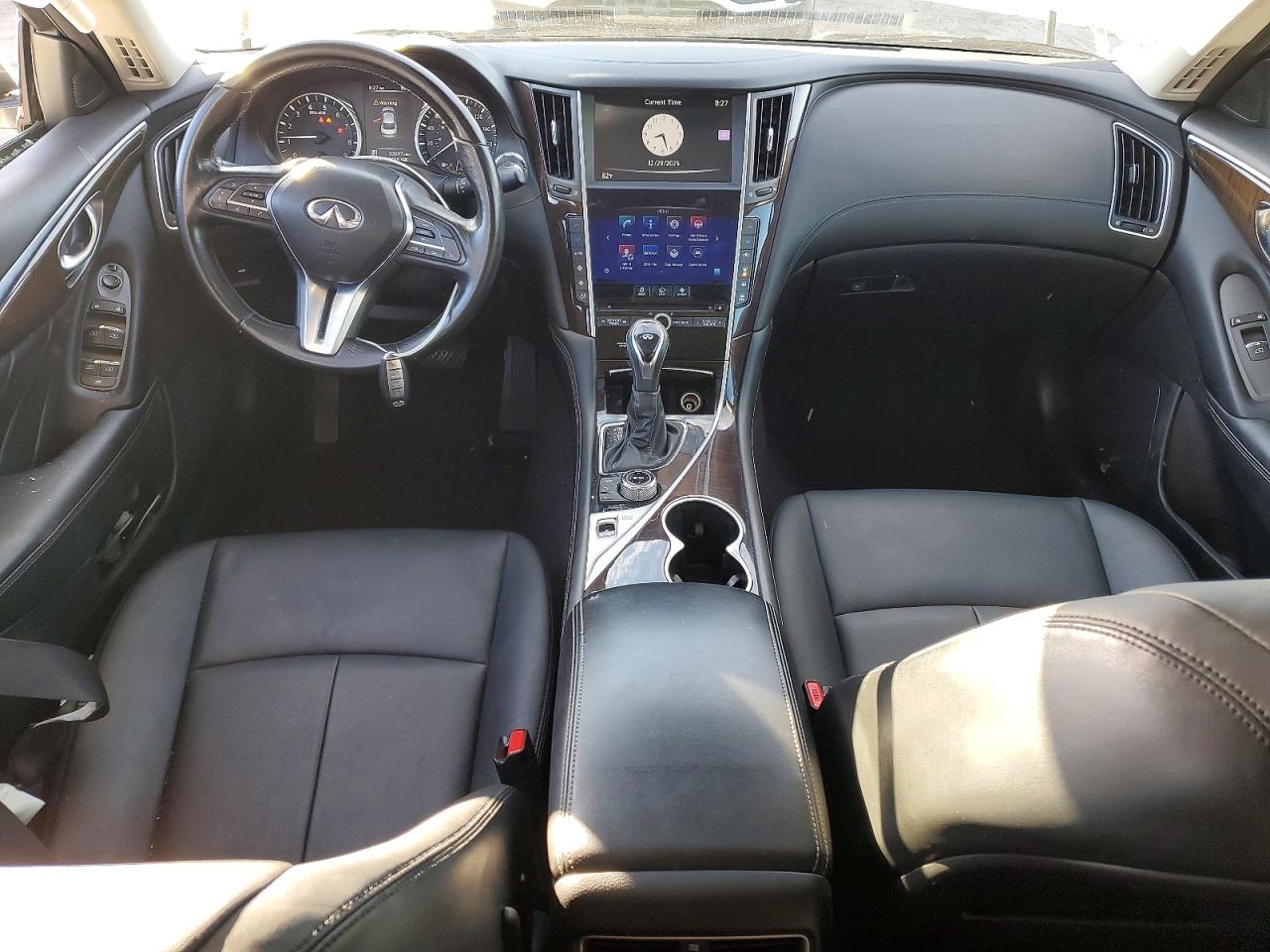 2018 INFINITI Q50 LUXE photo 8