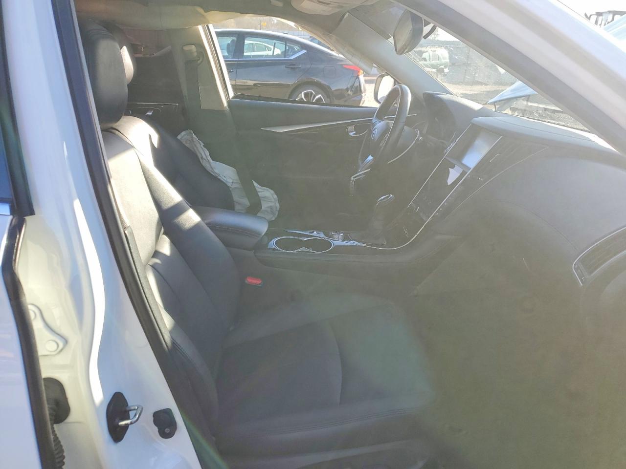 2018 INFINITI Q50 LUXE photo 7