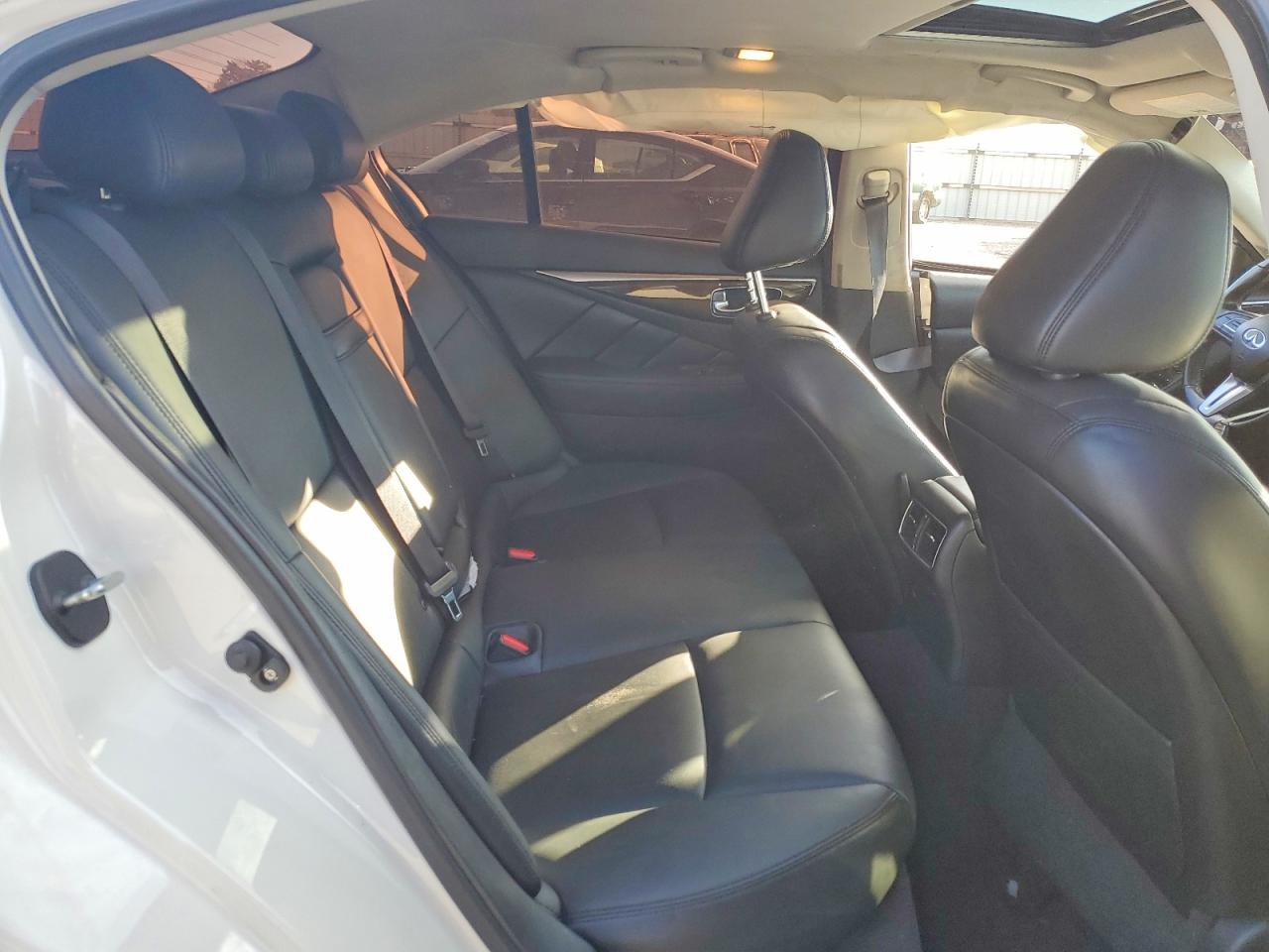 2018 INFINITI Q50 LUXE photo 10