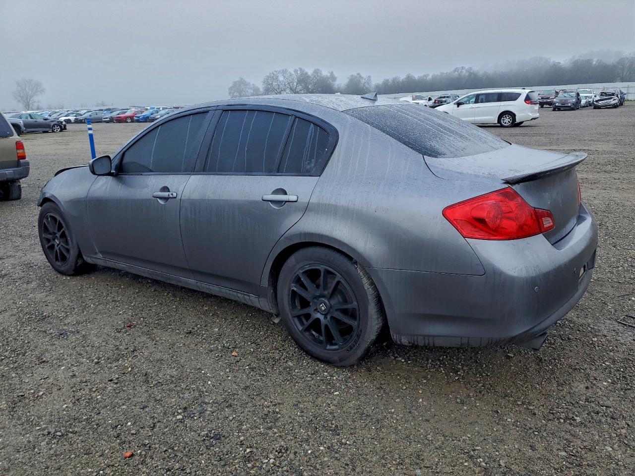 2011 INFINITI G37 BASE photo 4