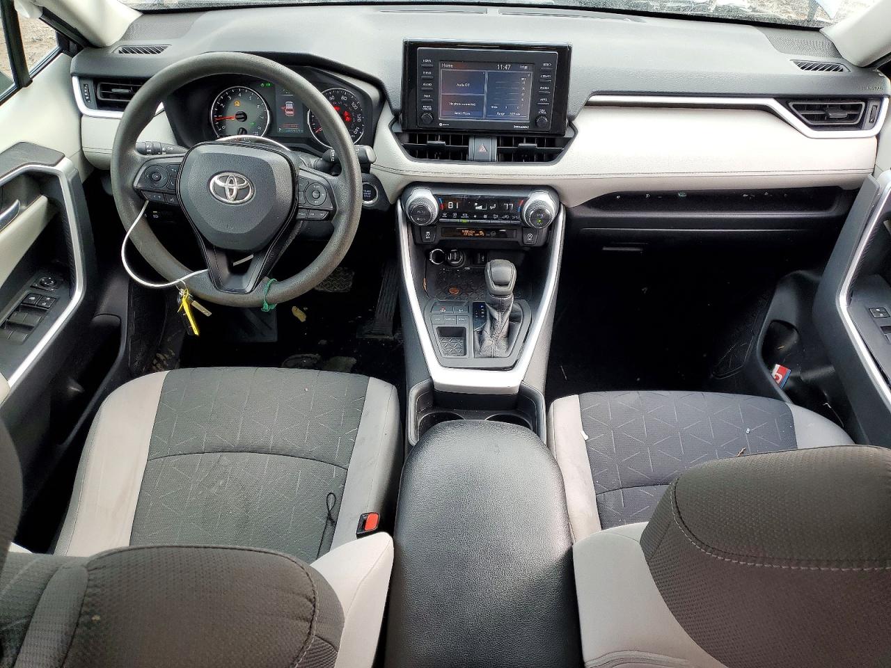 2021 TOYOTA RAV4 XLE photo 22