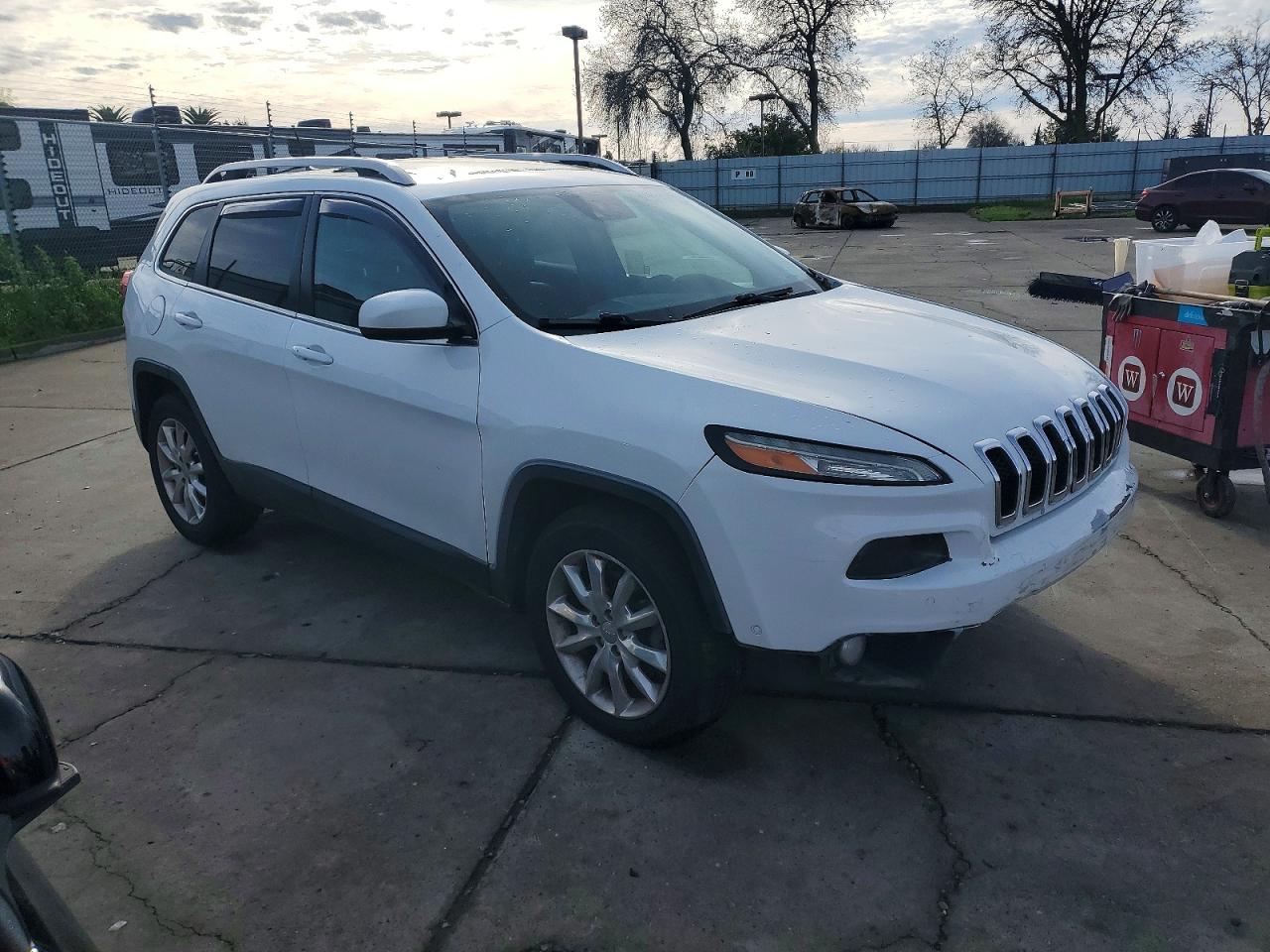 2016 JEEP CHEROKEE LIMITED photo 4